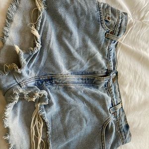 BDG shorts light wash